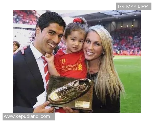 足球明星与女记者的浪漫故事揭示了体育与爱情的交织与挑战 足球明星与女记者的浪漫故事揭示了体育与爱情的交织与挑战