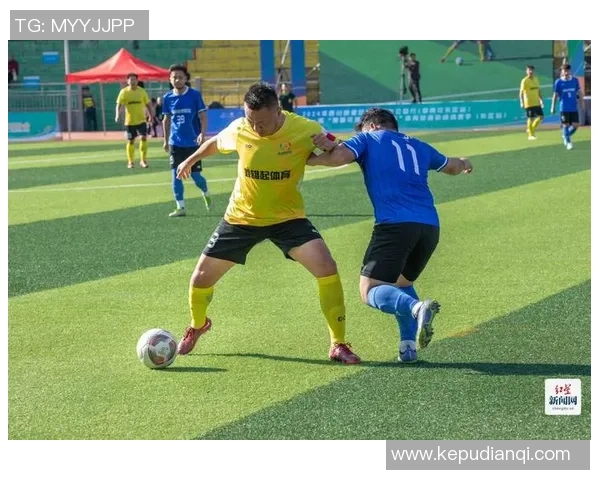 足球明星模仿秀精彩纷呈球迷们的欢乐盛宴与明星们的搞笑瞬间 足球明星模仿秀精彩纷呈球迷们的欢乐盛宴与明星们的搞笑瞬间